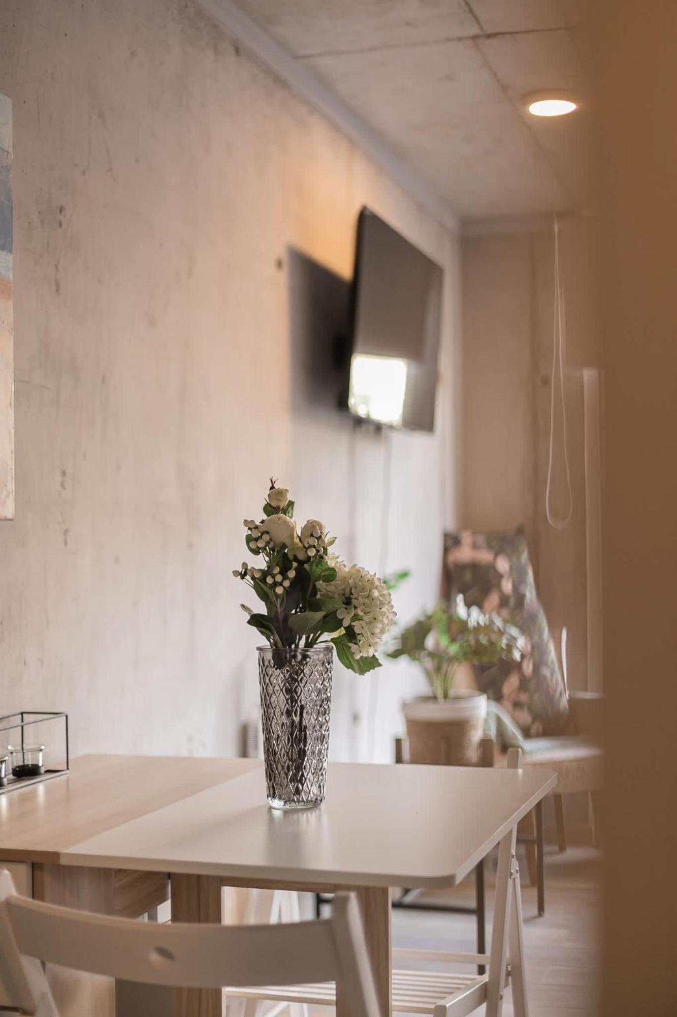 Enjoy La Reina In Cozy